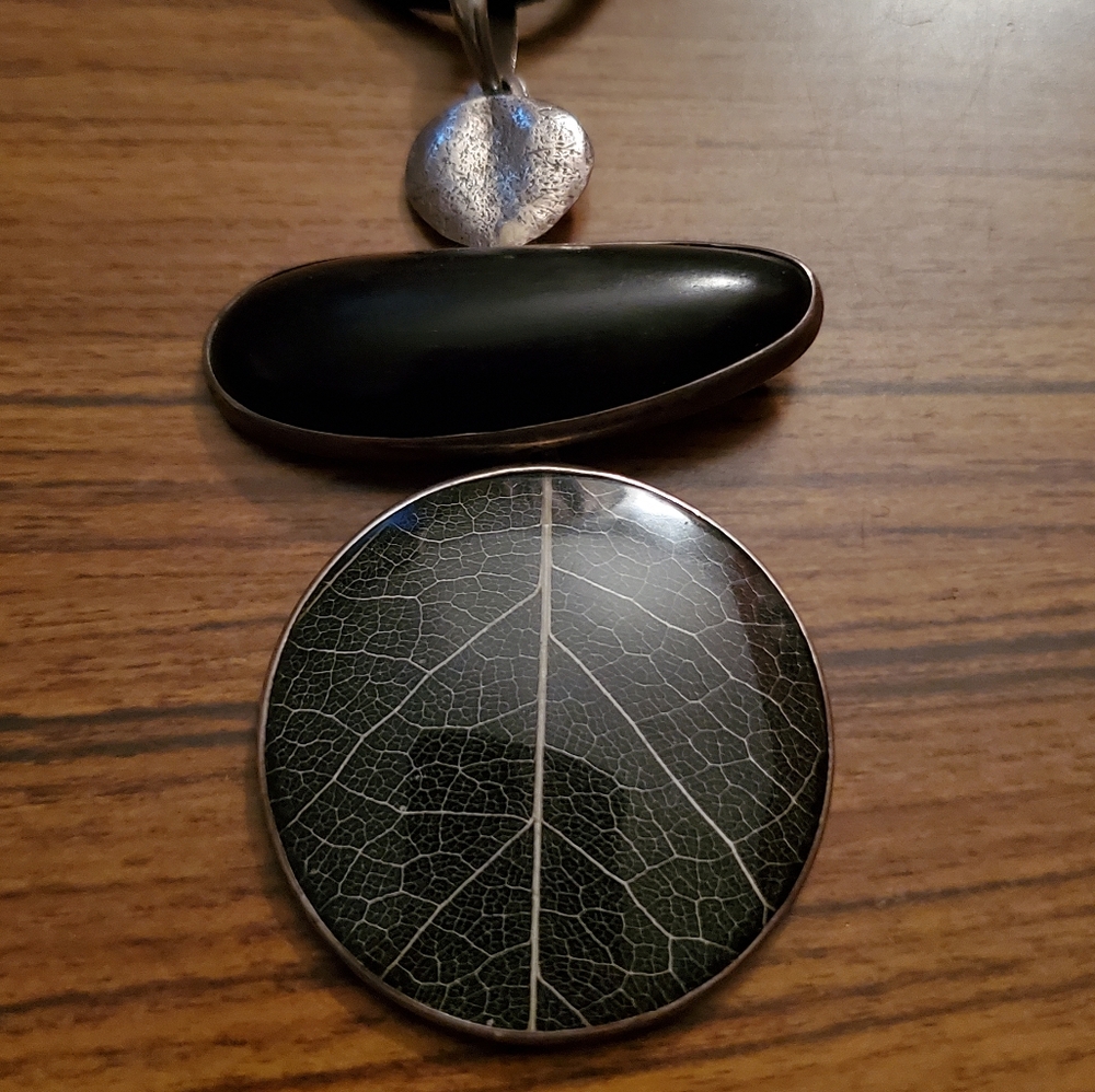Retired Silpada 925 black ebony wood & resin necklace - Picture 4 of 8